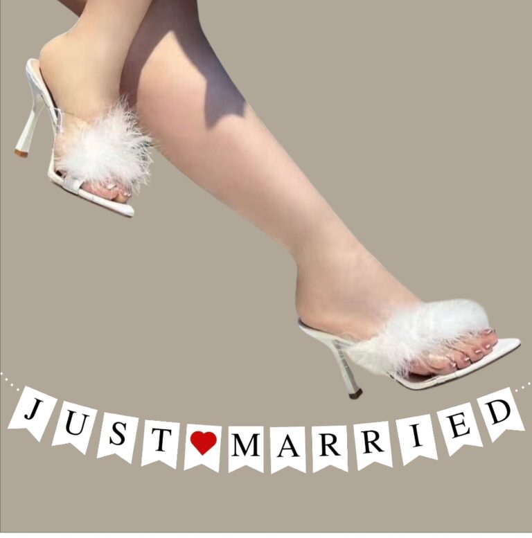 Ciabatta per sposa con eco pelliccia con applicazione in diagonale e tacco - immagine 2