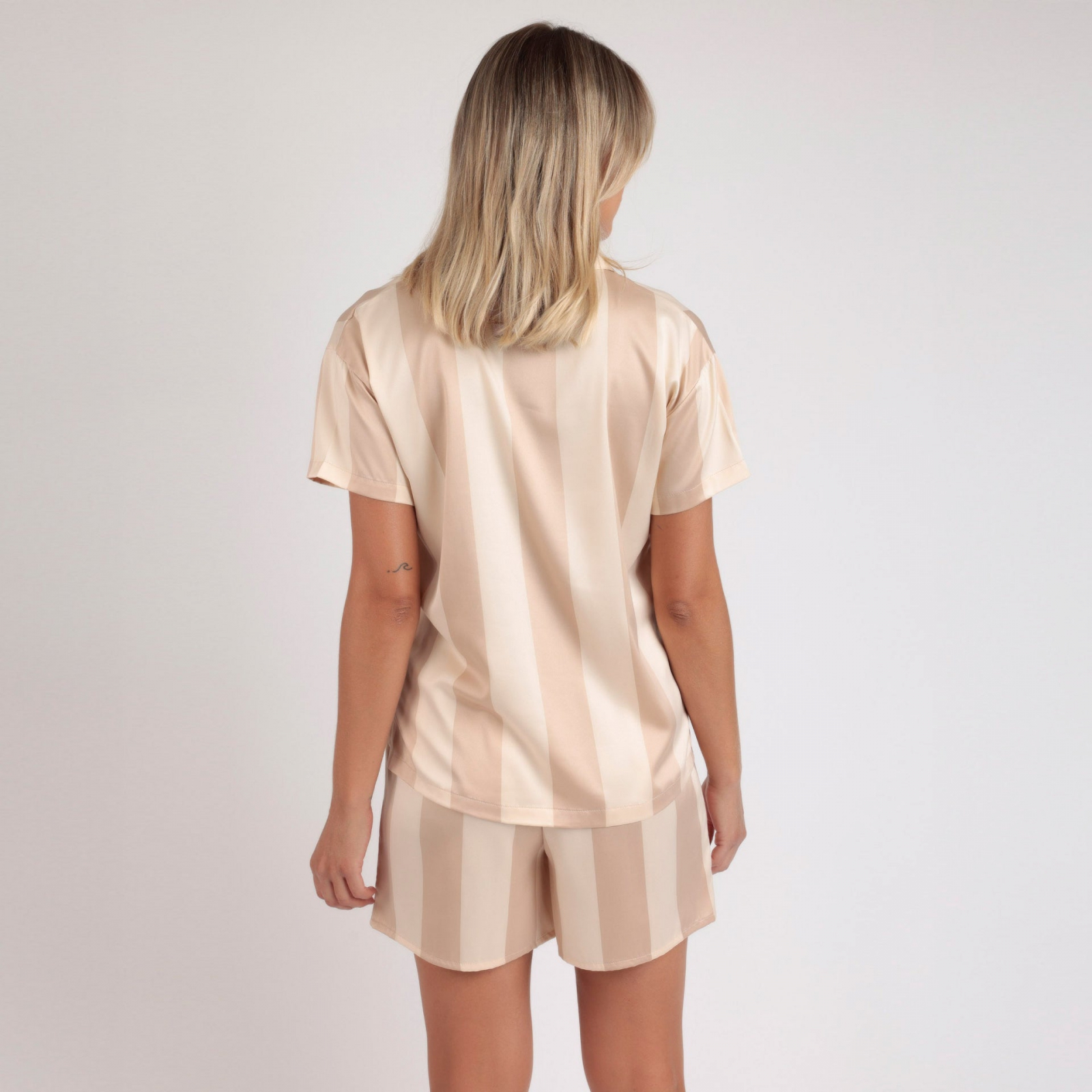 Pigiama donna marca Admas serie Classic Edition modello Gold tutto abbottonato avanti - immagine 4