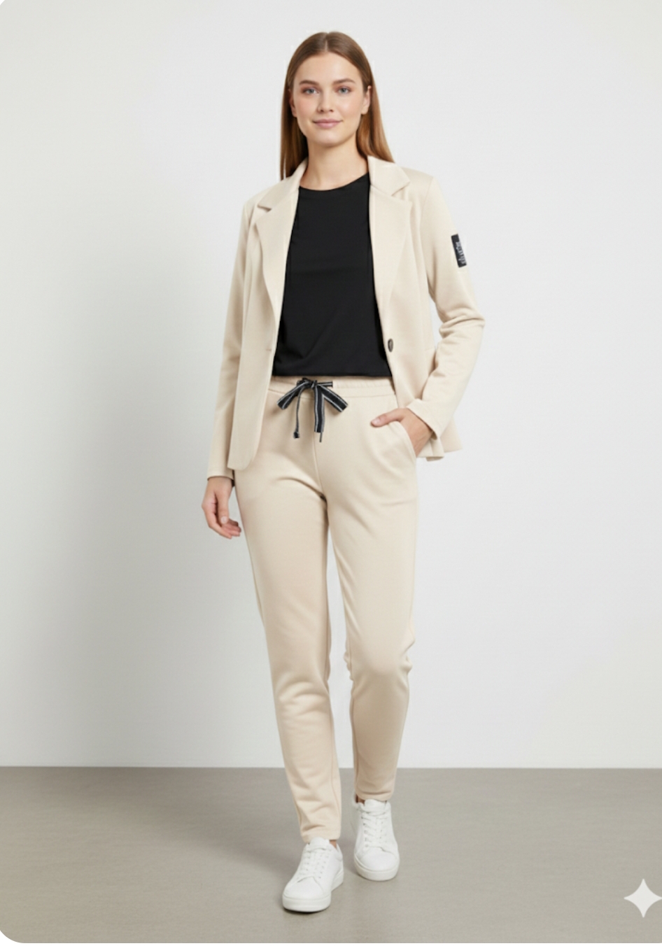 Tailleur donna modello Sporty-Chic in Tessuto Invernale – colore Beige / Panna