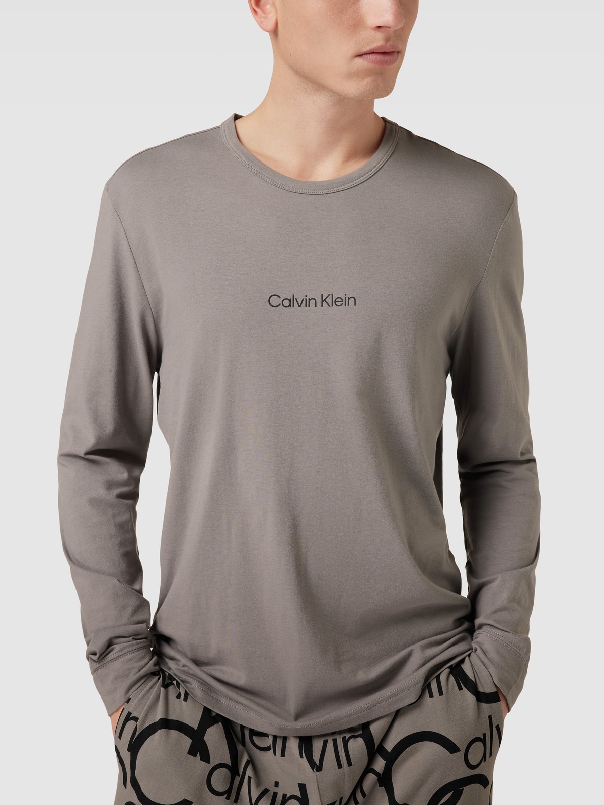 Pigiama Uomo marca Calvin Klein in 100% Cotone – Grigio/Logato – Ultima Taglia L - immagine 3