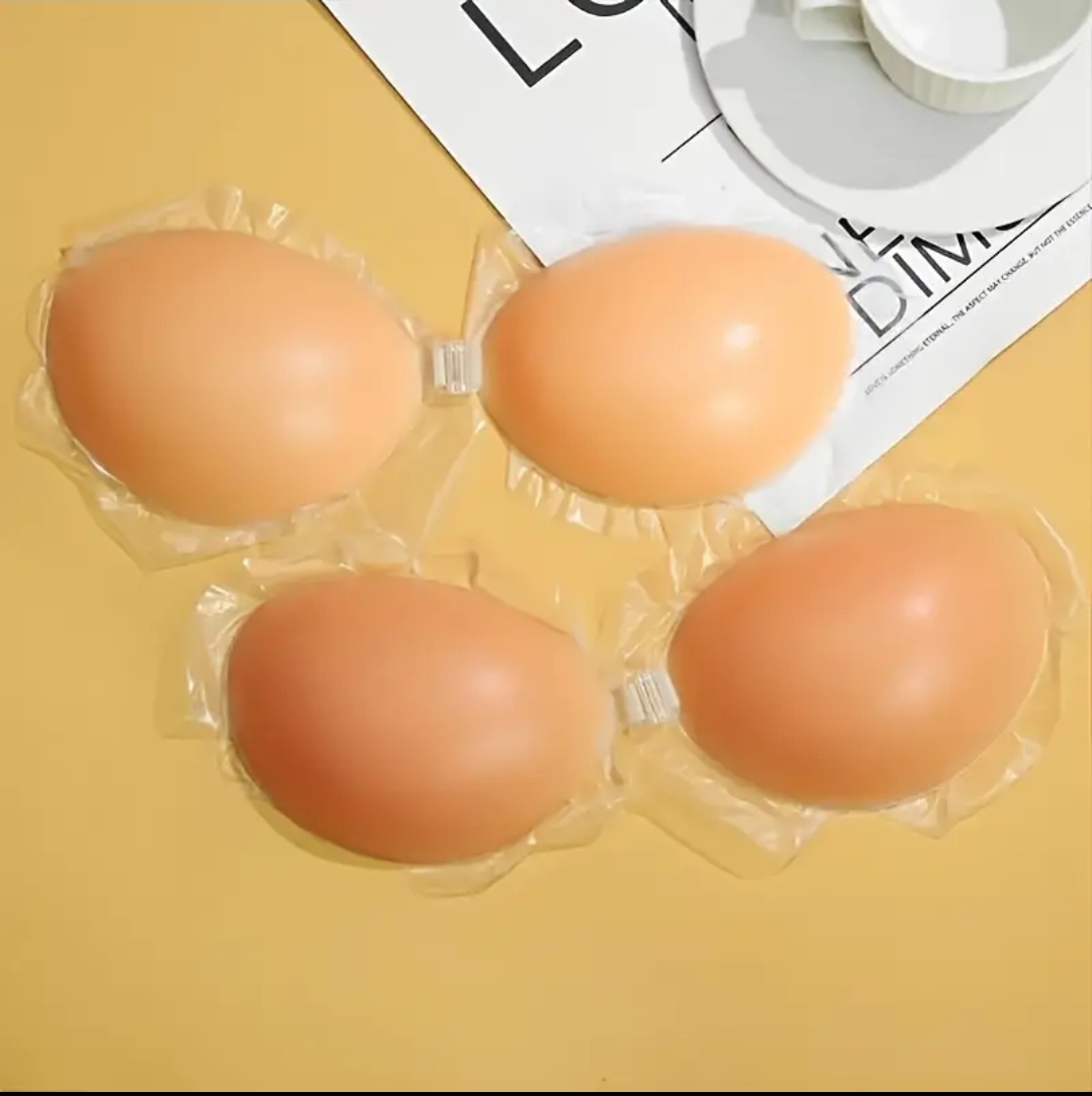 Coppe Adesive in Silicone: Sostegno Invisibile per Schiena e spalle Scoperte - immagine 5