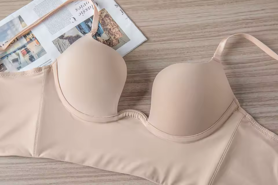 Reggiseno push up Deep Plunge con ferretto: Il Segreto per Scollature Mozzafiato - immagine 6