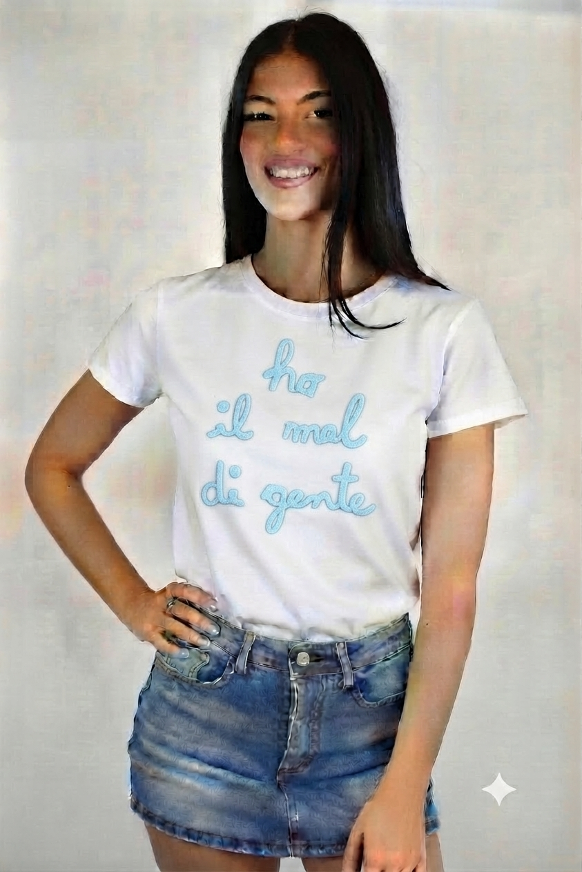 T-shirt Donna in cotone "Ho il mal di gente" - Edizione Ricamata - immagine 3